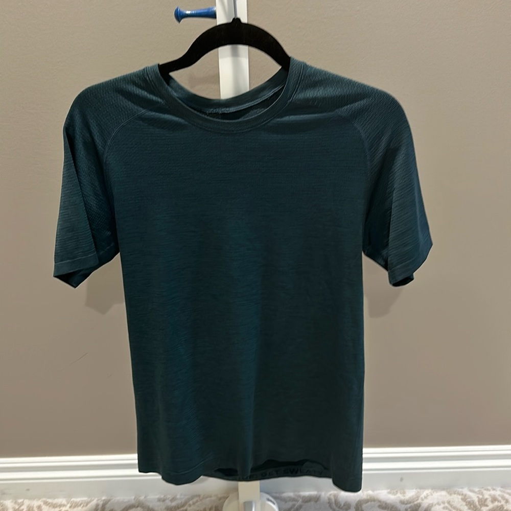 Lululemon Metal Vent Short Sleeve Shirt